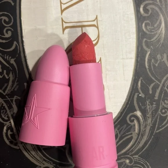 Jeffree Star Velvet Trap Lipstick in Ranch Girl - Picture 3 of 5